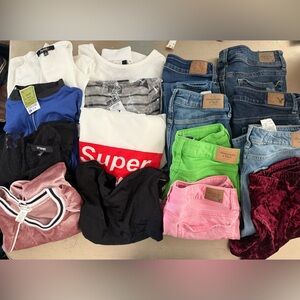 Abercrombie & Fitch White and Red tee